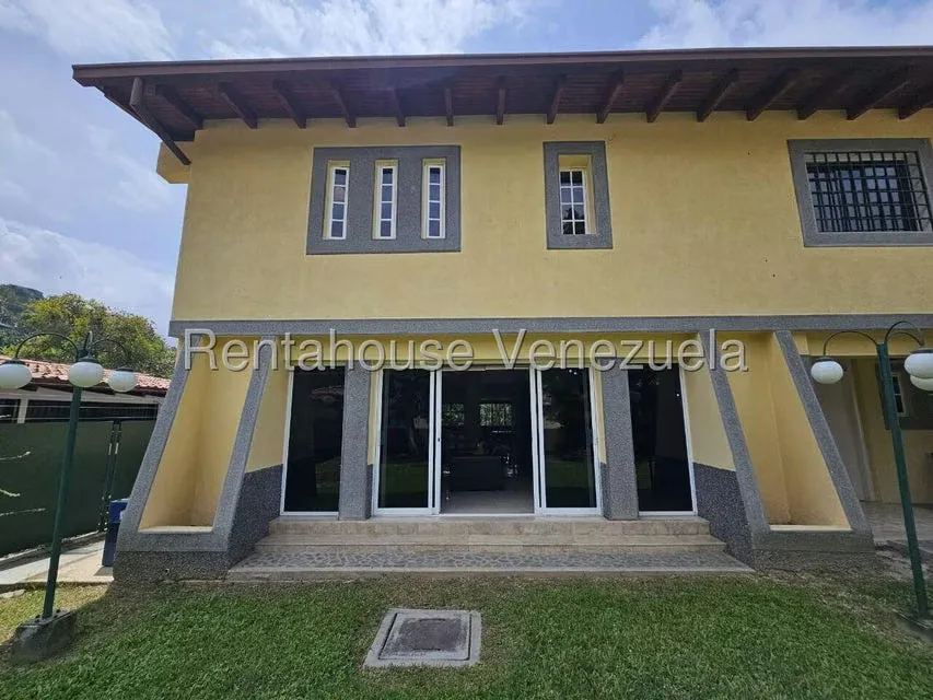 Casa (Duplex) en Venta en Prados del Este, Distrito Metropolitano - 8