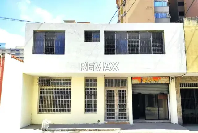 LOCAL EN VENTA EN EL CENTRO DE MARACAY