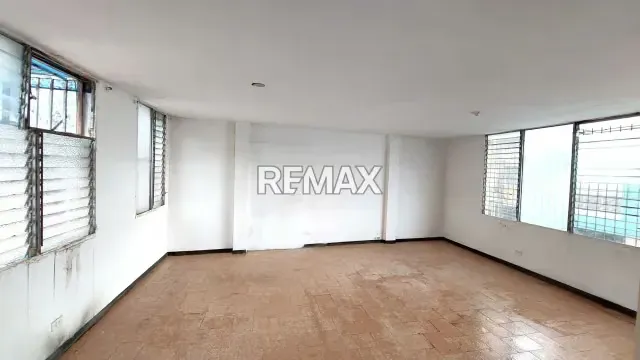 LOCAL EN VENTA EN EL CENTRO DE MARACAY - 12