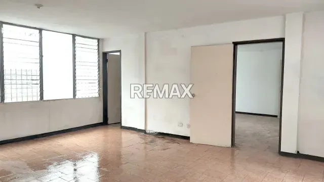 LOCAL EN VENTA EN EL CENTRO DE MARACAY - 13