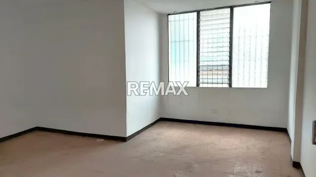 LOCAL EN VENTA EN EL CENTRO DE MARACAY - 14
