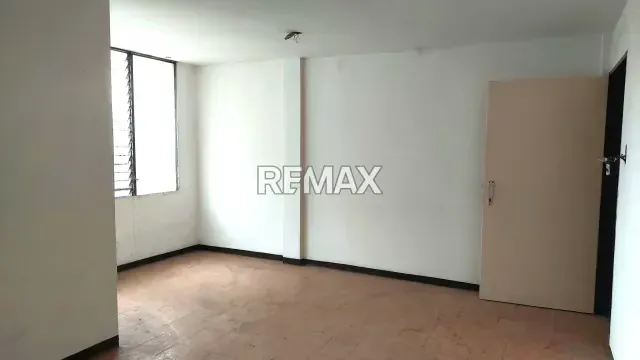 LOCAL EN VENTA EN EL CENTRO DE MARACAY - 7