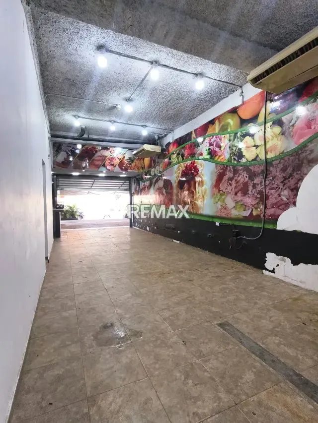 Alquiler de Local comercial a pie de Calle en Los Dos Caminos - 2