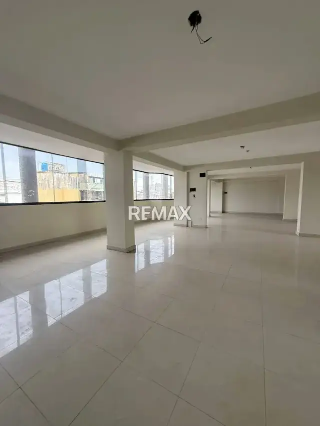 En Alquiler 3ra Planta del Centro Comercial MASCOLO.