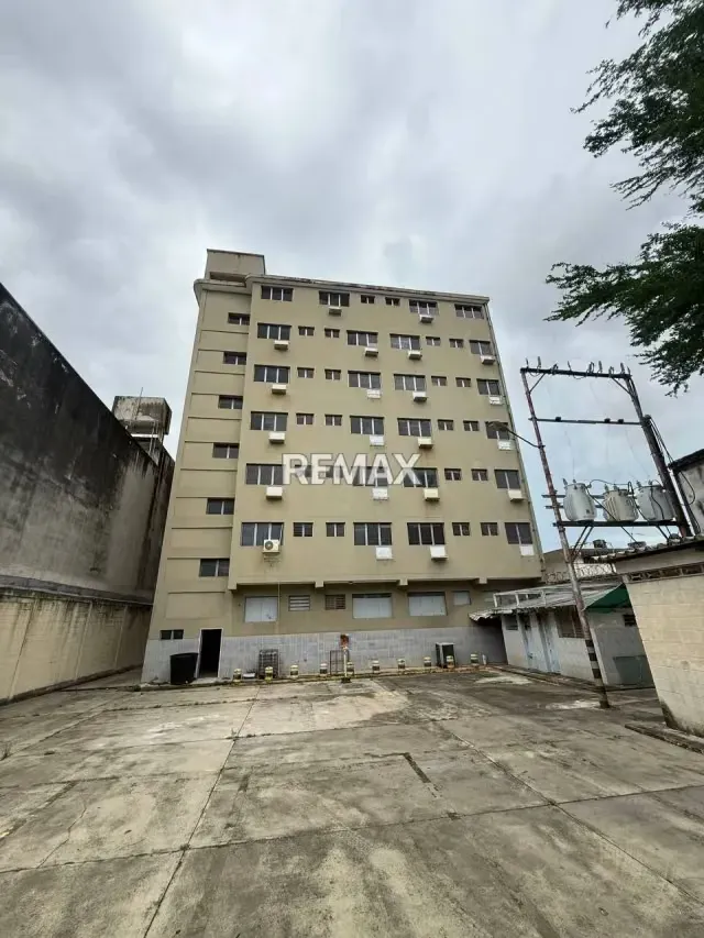 En Alquiler 3ra Planta del Centro Comercial MASCOLO. - 8