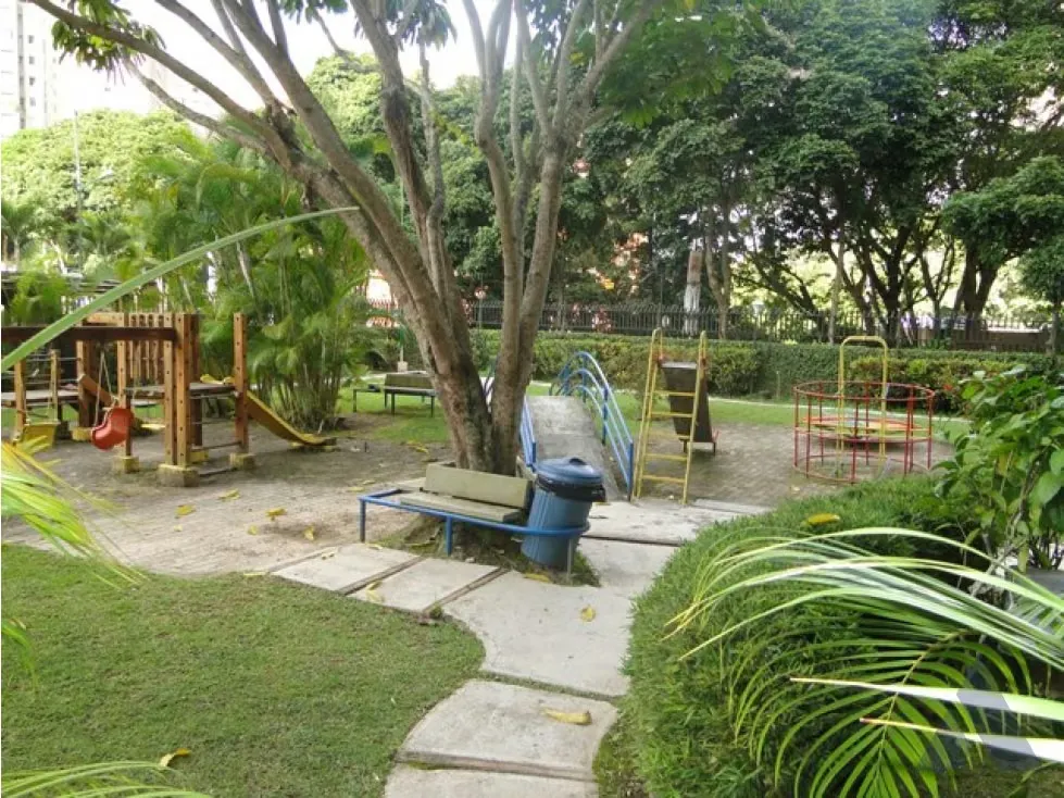 VENTA APTO 126m2 4H/3B/2E, MALETERO URB El Cigarral 3152 - 31