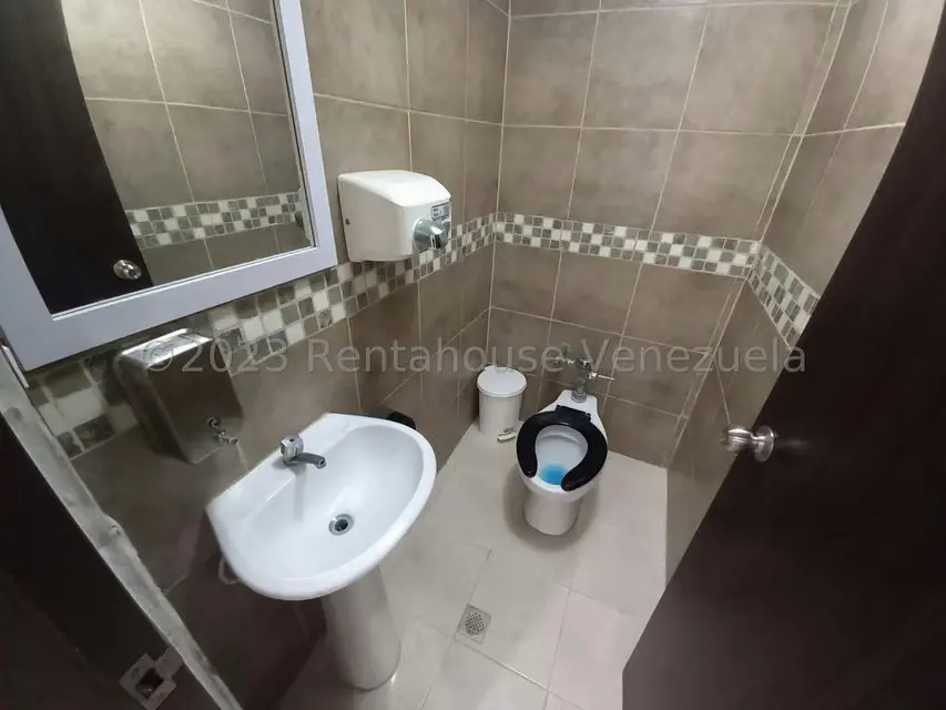 Local Comercial en Alquiler en Los Guayabitos, Carabobo - 11