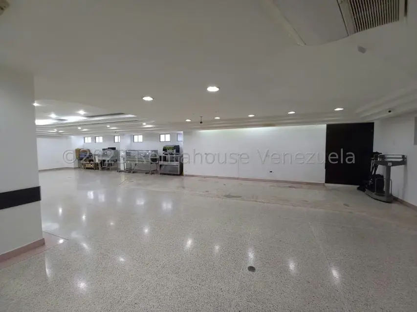 Local Comercial en Alquiler en Los Guayabitos, Carabobo - 4