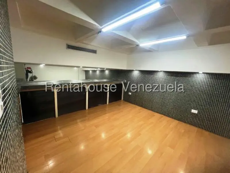 Local Comercial en Venta en Prados del Este, Distrito Metropolitano - 13