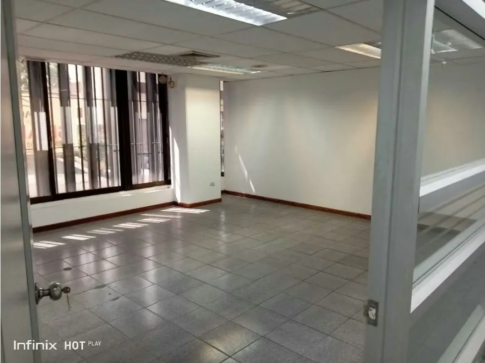 Alquilo local a nivel de calle 600m2 La Urbina 4356 - 2