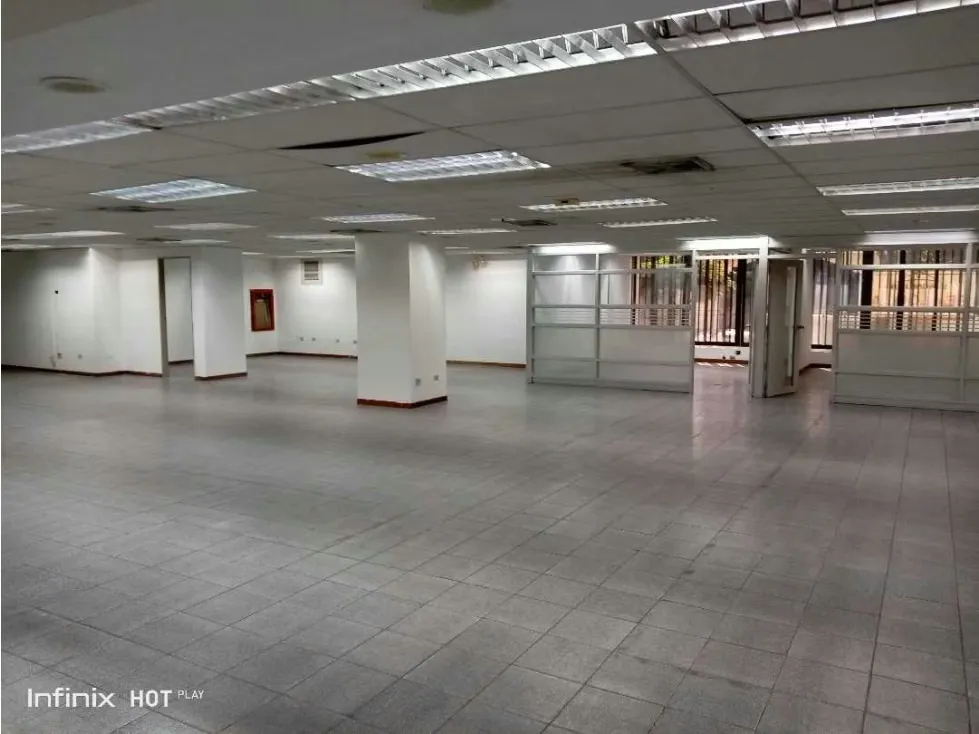 Alquilo local a nivel de calle 600m2 La Urbina 4356 - 11