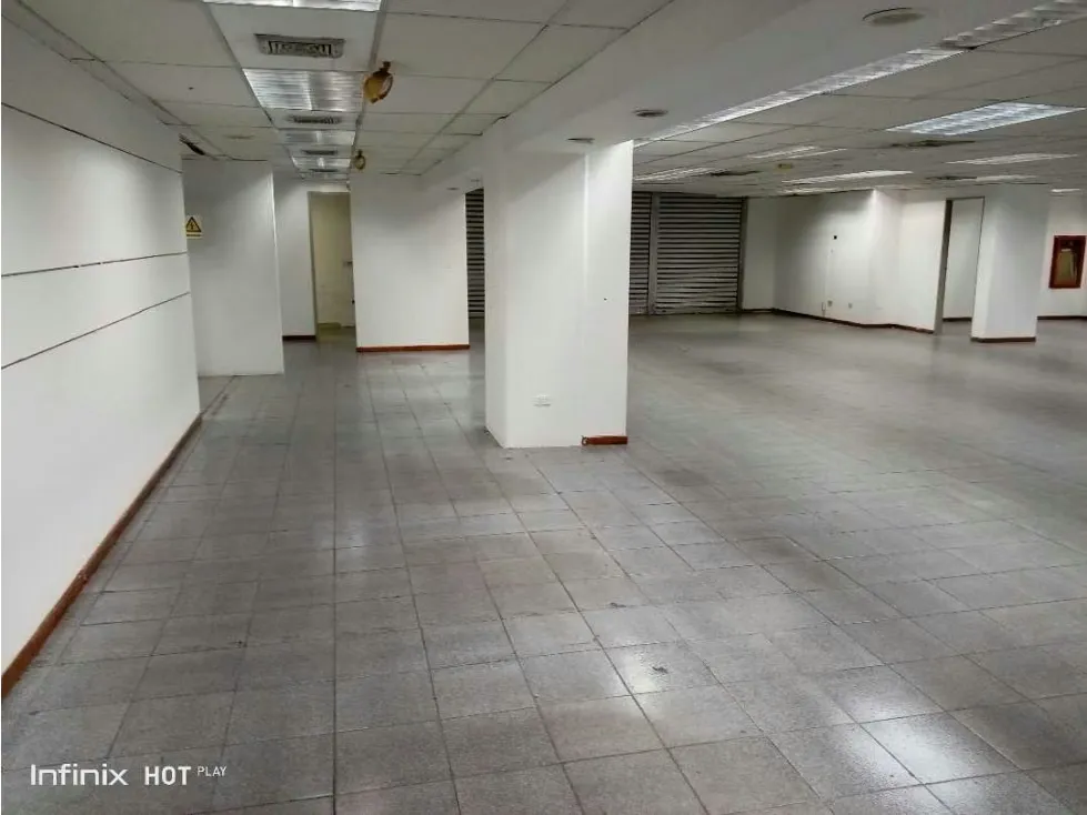 Alquilo local a nivel de calle 600m2 La Urbina 4356 - 12