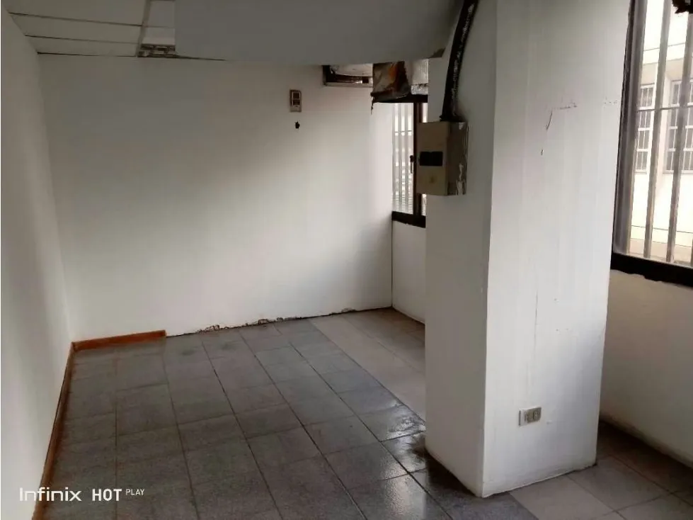Alquilo local a nivel de calle 600m2 La Urbina 4356 - 10