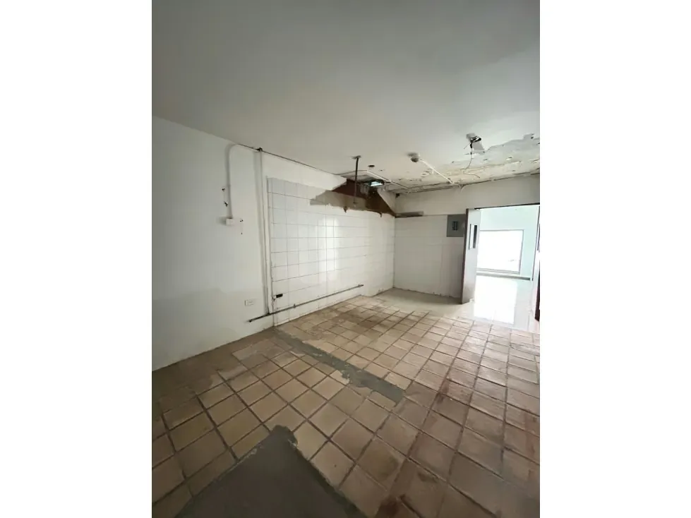 LOCAL COMERCIAL EN ALQUILER 140 M2-URB. EL HATILLO - 14