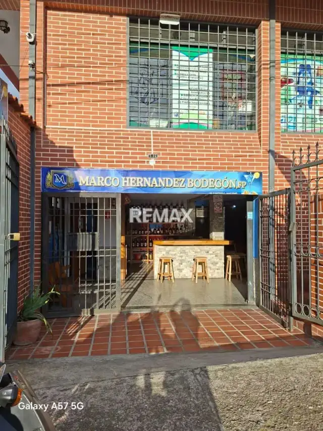 En venta local con fondo de comercio con licencia licores tipo c en cordero sector llano la cruz