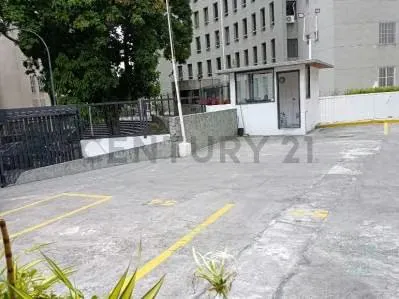 EN VENTA EXCELENTE APARTAMENTO EN LA URB. LAS PALMAS - 7