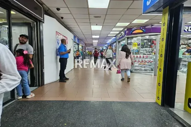Venta de Local Comercial en el C.C. Metrocenter - 7