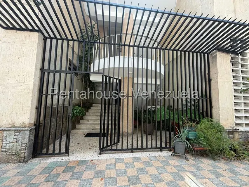 Apartamento (1 Nivel) en Venta en Los Chaguaramos, Distrito Metropolitano - 2