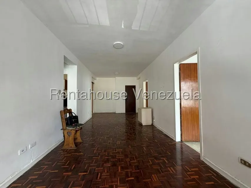 Apartamento (1 Nivel) en Venta en Los Chaguaramos, Distrito Metropolitano - 4