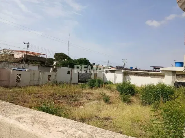 Se Vende Amplio Terreno en Excelente Zona de la Ciudad de Coro Edo. Falcón - 3