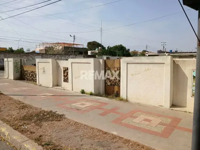 Se Vende Amplio Terreno en Excelente Zona de la Ciudad de Coro Edo. Falcón - 6