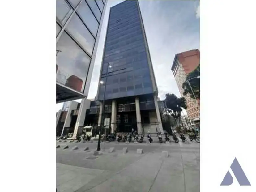 Alquilo oficina 384m2 El Recreo 3637