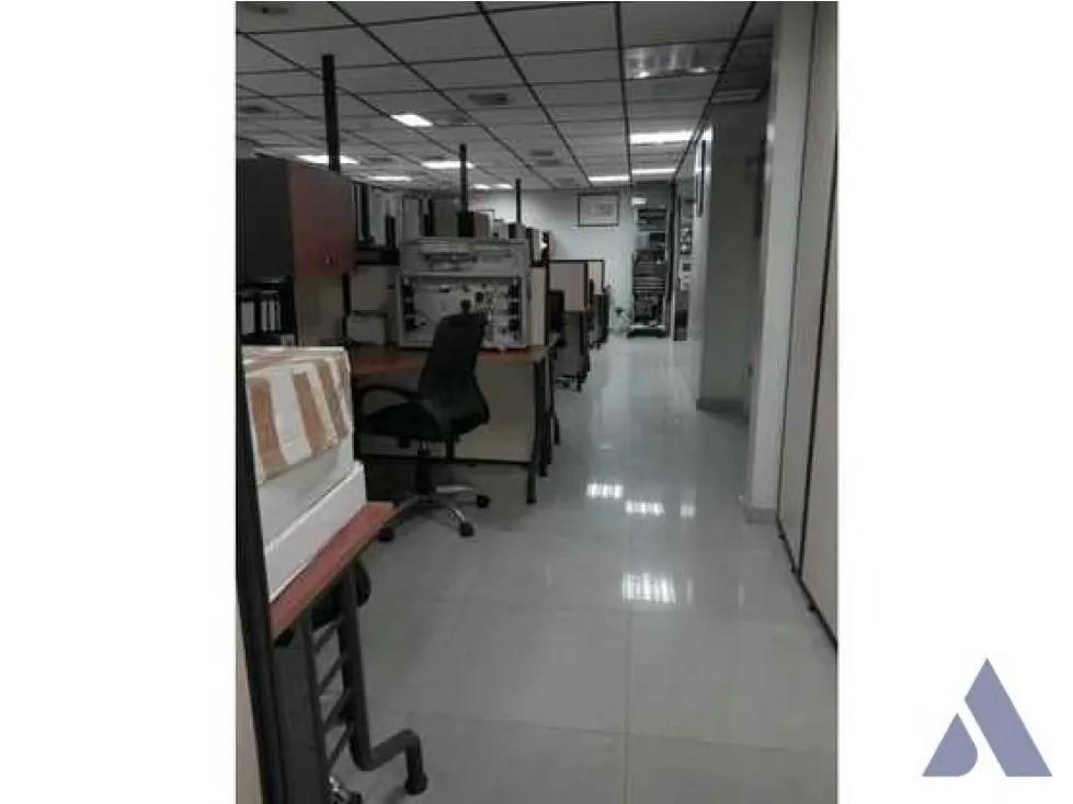 Alquilo oficina 384m2 El Recreo 3637 - 36