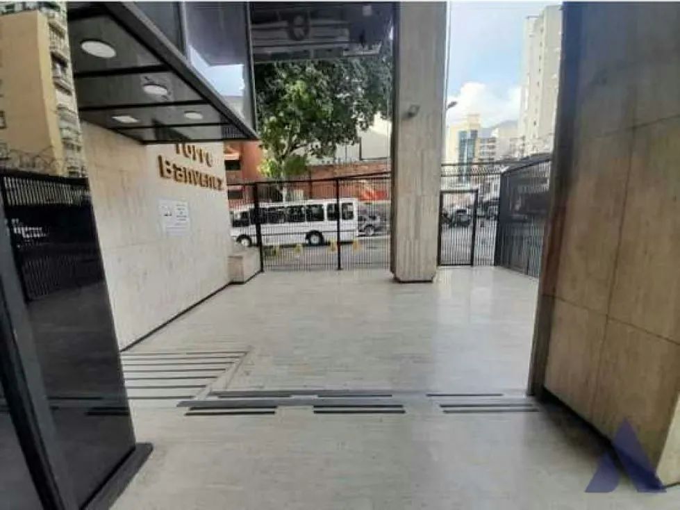 Alquilo oficina 384m2 El Recreo 3637 - 5