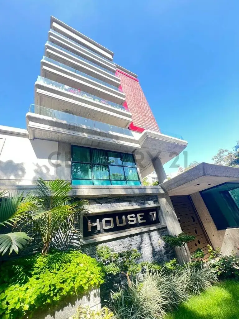 Prestigioso apartamento dúplex en Los Naranjos de Las Mercedes , Caracas