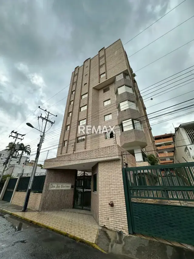 APARTAMENTO EN VENTA EN URB. LA SOLEDAD