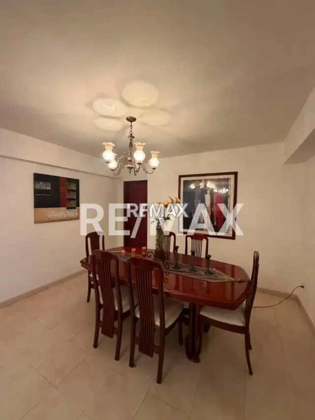 Apartamento en venta, Edificio San Marino. Cecilio Acosta con Delicias - 11