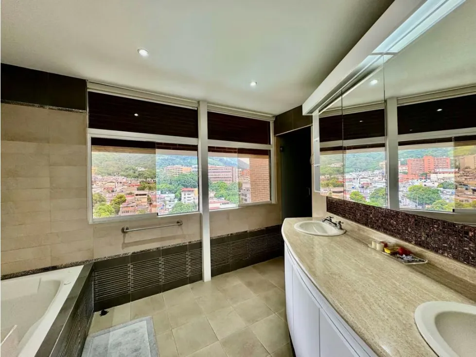 Se vende PH Duplex 450m2 4h+s/7b/5p Los Chorros - 26