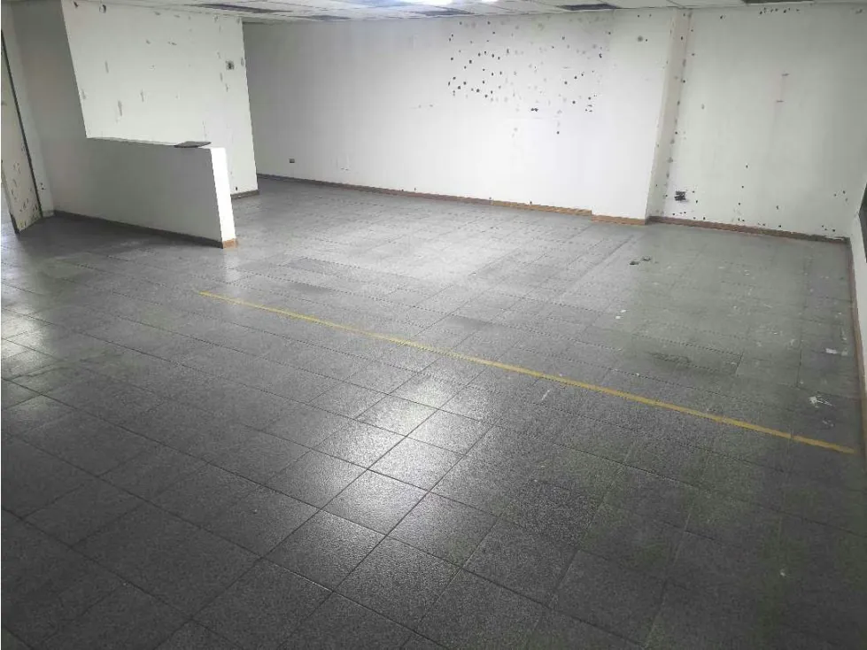 CC Concresa ALQUILO local comercial 113m2 (lado Corpoelec)(mogo) - 2