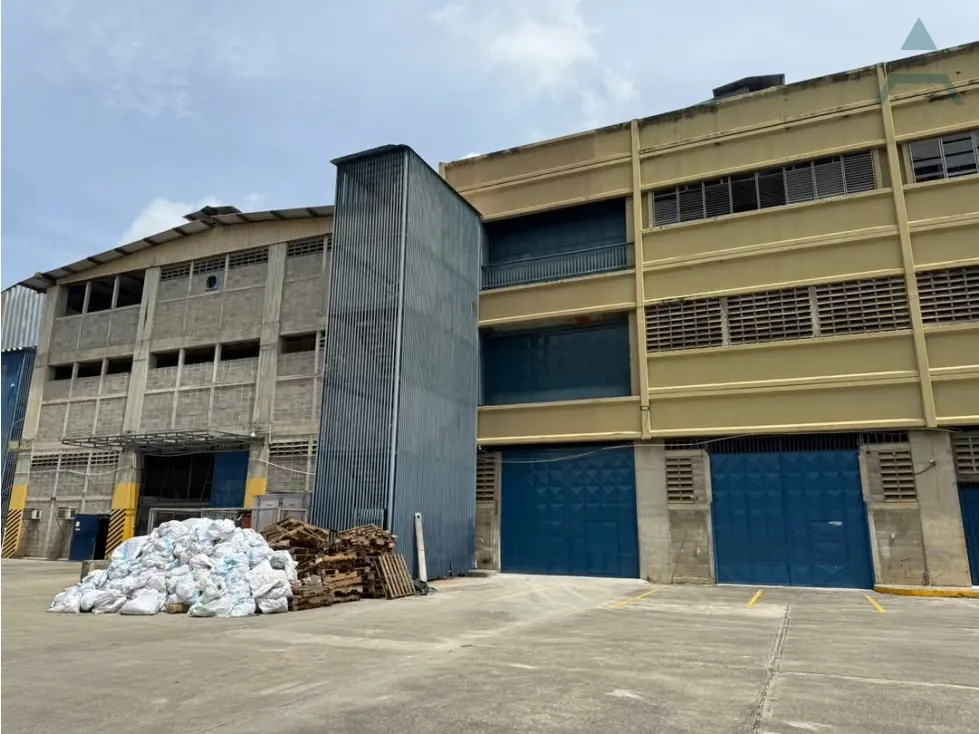 Se alquila Galpon 980m² Guatire - 2