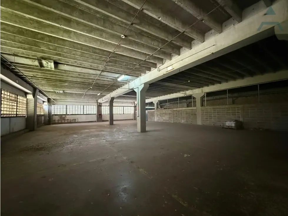 Se alquila Galpon 980m² Guatire - 3