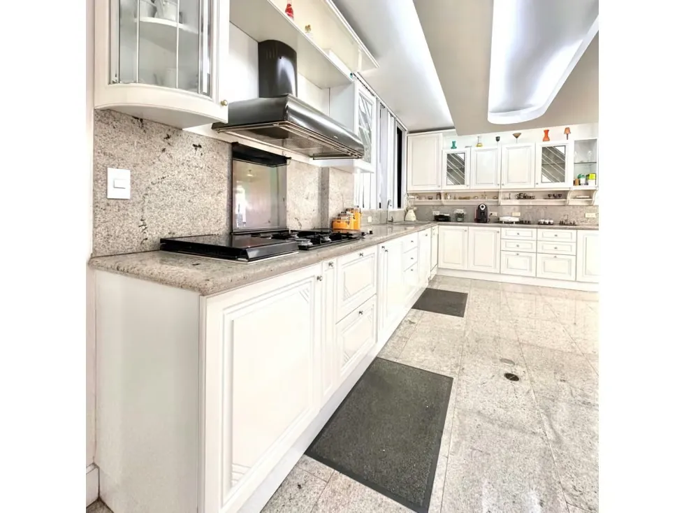 Elegante Casa en Venta en Colinas de Vista Alegre 800C 420T - 8