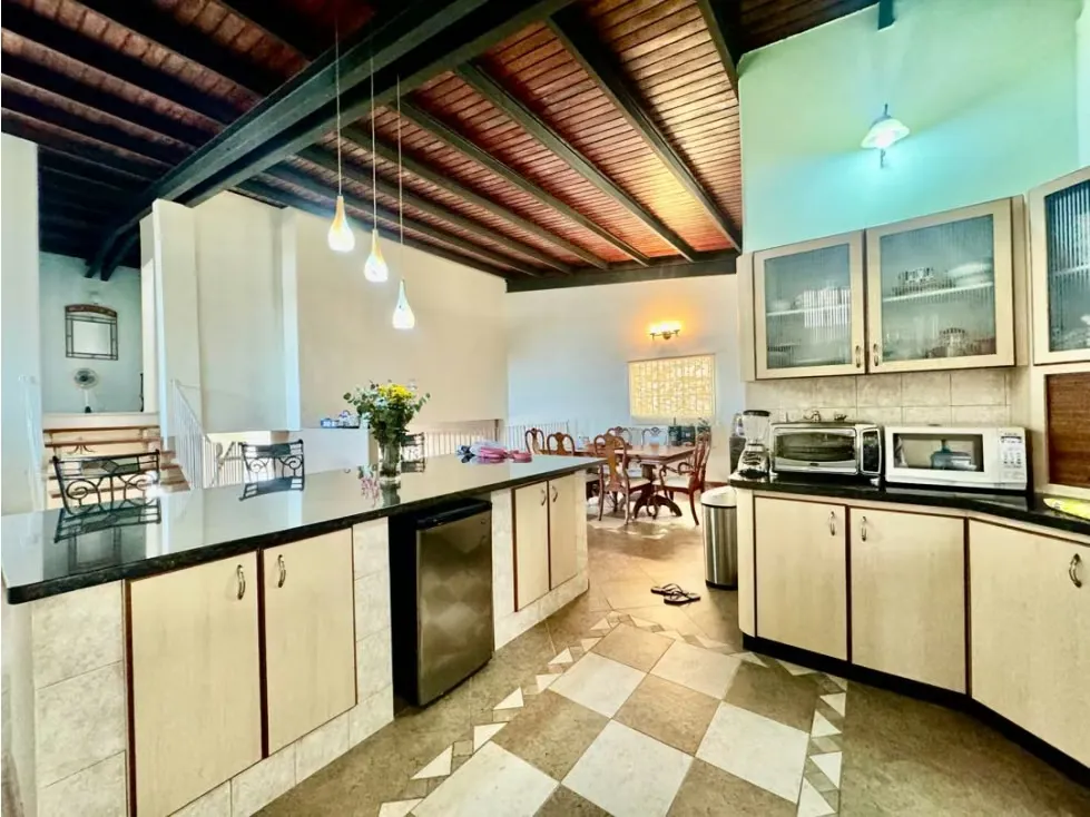 Se vende casa 450m2 5h+2s/5b/4p Cumbres de Curumo - 3