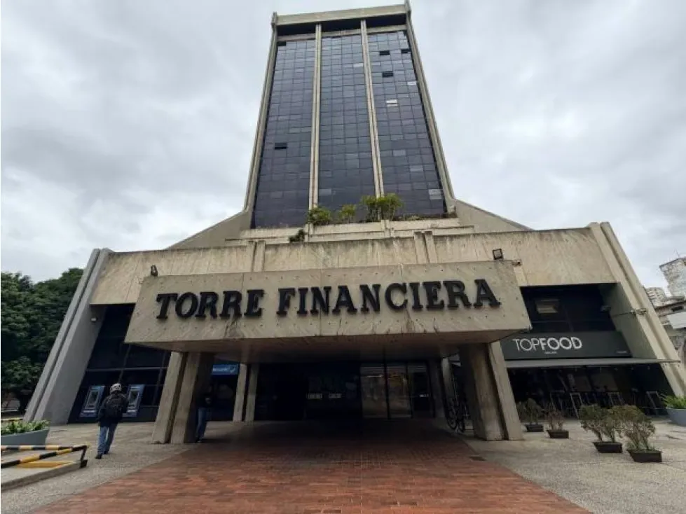 oficina en venta bello monte torre financiera JULI