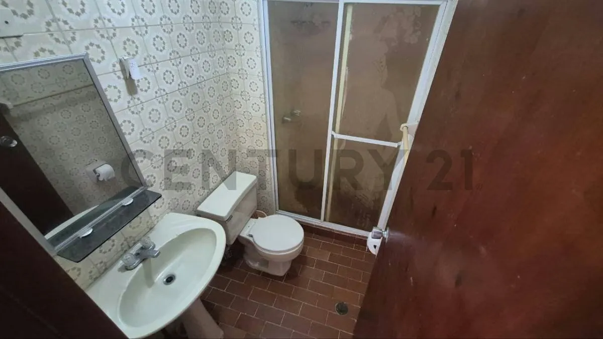 SE VENDE PROPIEDAD EQUIPADA EN EL CENTRO DE LECHERÍA - 5