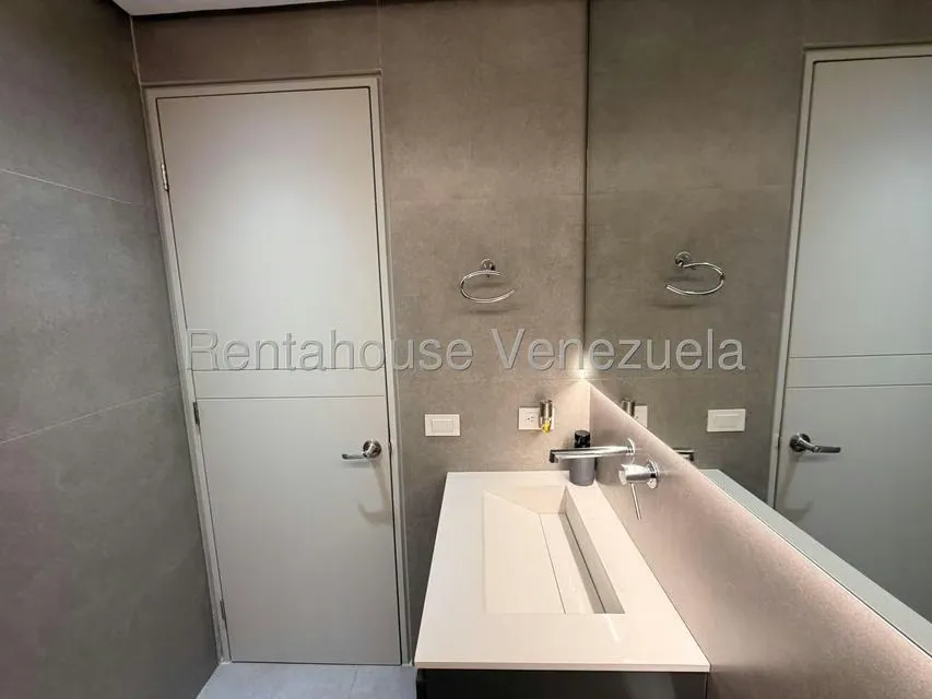 Apartamento (1 Nivel) en Venta en Lomas de Las Mercedes, Distrito Metropolitano - 16