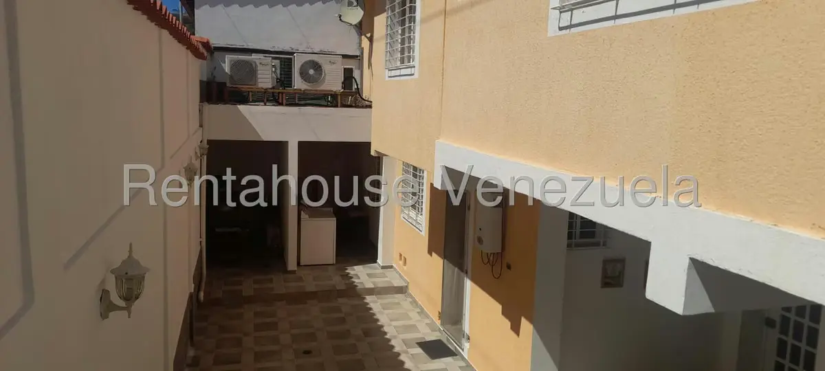 Casa (Multipes Niveles) en Venta en Vista Linda, Miranda - 26