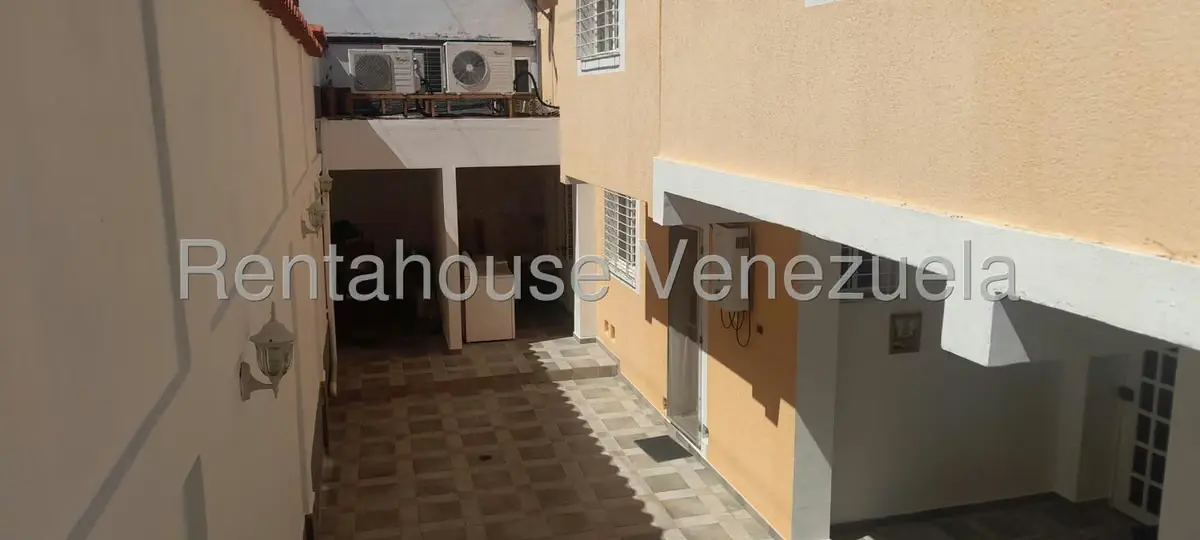 Casa (Multipes Niveles) en Venta en Vista Linda, Miranda - 37