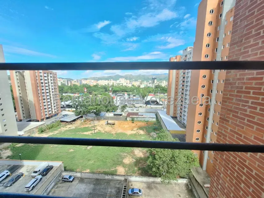 Apartamento (1 Nivel) en Alquiler en La Trigaleña, Carabobo - 11