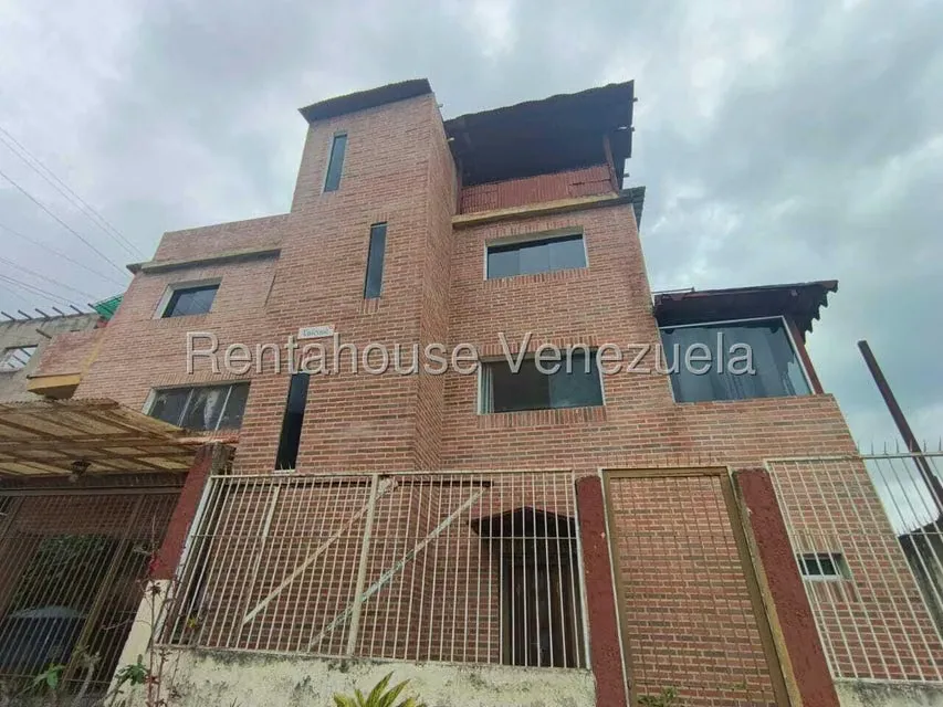 Casa (Multipes Niveles) en Venta en Caicaguana, Distrito Metropolitano