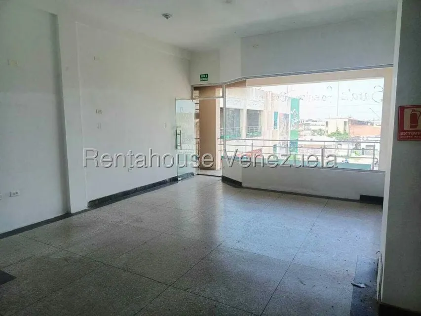 Local Comercial en Alquiler en Cristobal Colon, Zulia - 2