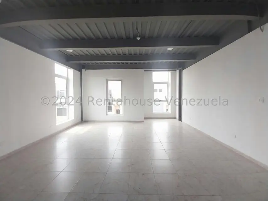 Oficina en Alquiler en Zona Industrial, Carabobo - 11