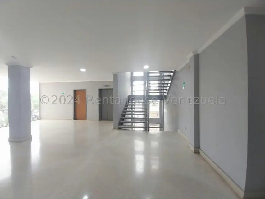 Oficina en Alquiler en Zona Industrial, Carabobo - 3