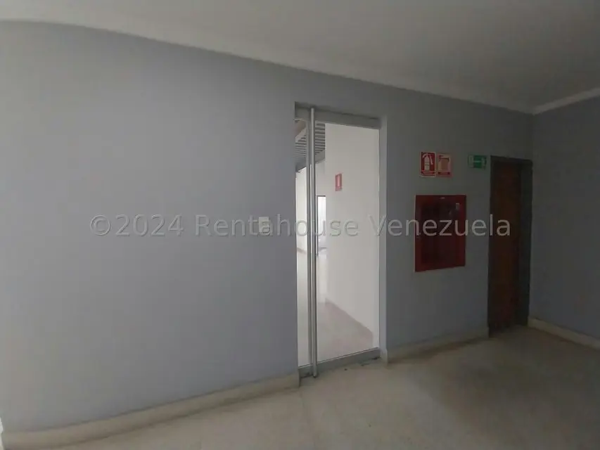 Oficina en Alquiler en Zona Industrial, Carabobo - 4