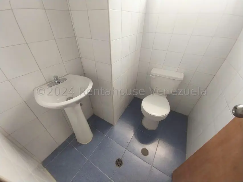 Oficina en Alquiler en Zona Industrial, Carabobo - 10