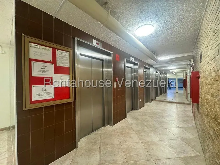 Apartamento (1 Nivel) en Venta en Colinas de Bello Monte, Distrito Metropolitano - 4